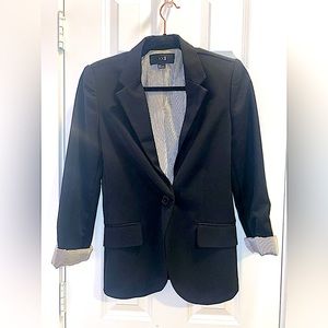 Black Blazer w/ Striped Interior & Light Shoulder Pads | Forever 21 Size S